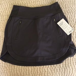 Athleta fairway 16 inch golf Scort